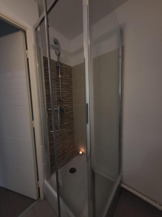 Logement La Courneuve-Aubervilliers Rerb Екстер'єр фото