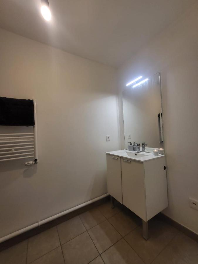 Logement La Courneuve-Aubervilliers Rerb Екстер'єр фото